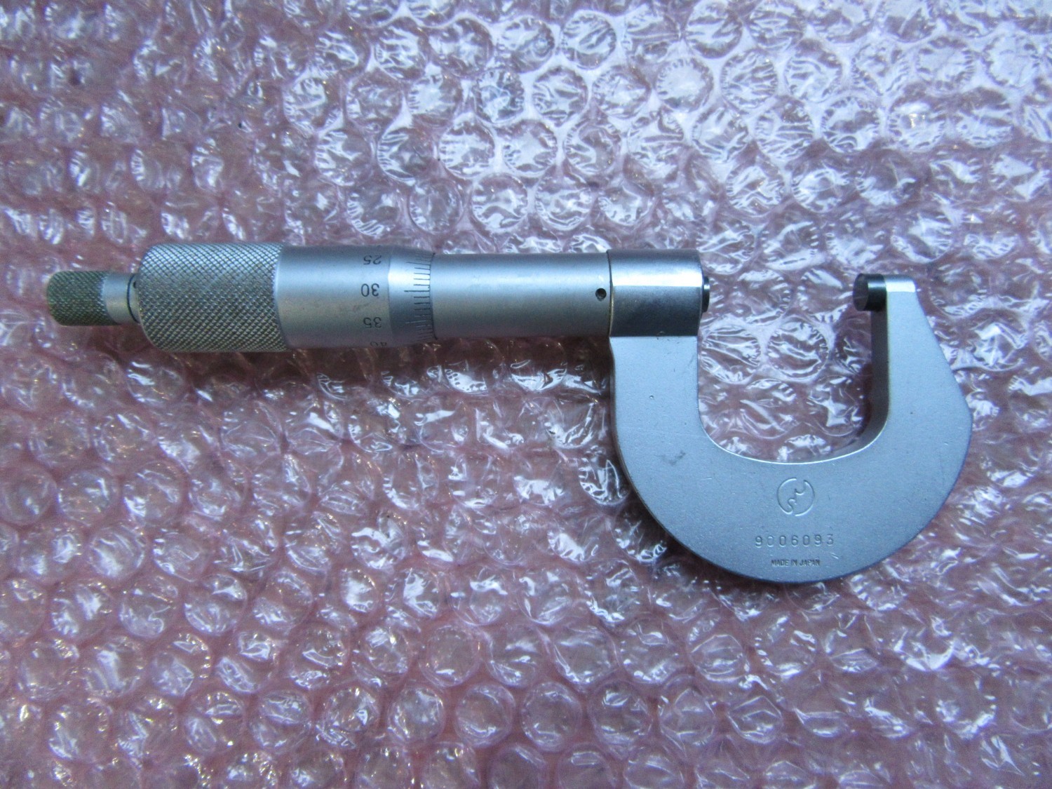 中古Outside micrometer 【外側マイクロメーター】測定範囲:0-25mm 目量:0.01mm Mitutoyo