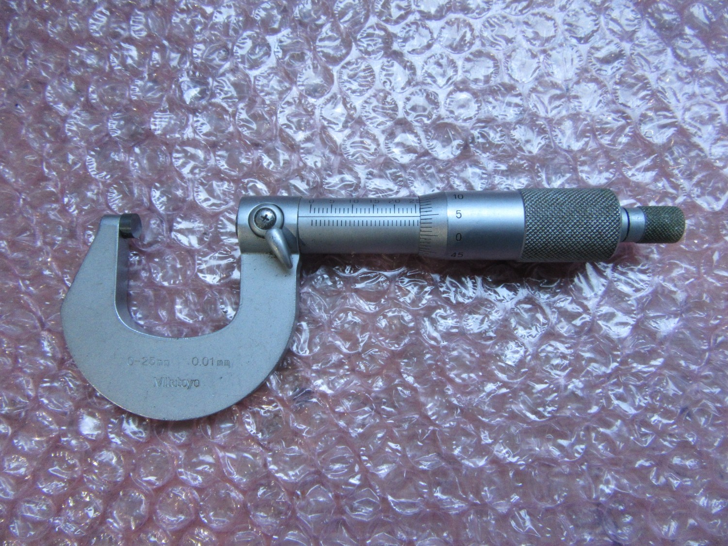 中古Outside micrometer 【外側マイクロメーター】測定範囲:0-25mm 目量:0.01mm Mitutoyo