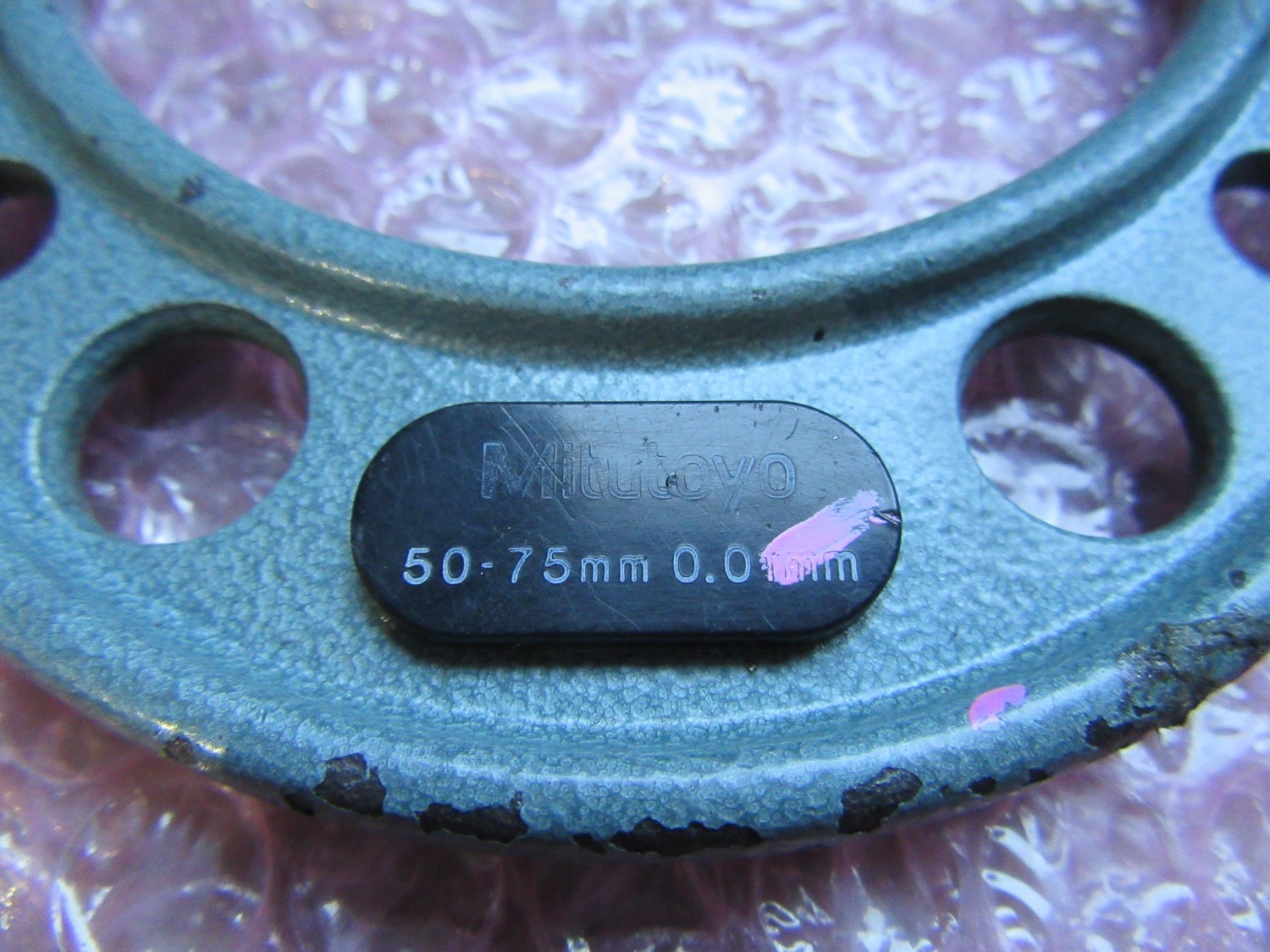 中古Outside micrometer 【外側マイクロメーター】測定範囲:50-75mm 目量:0.01mm Mitutoyo