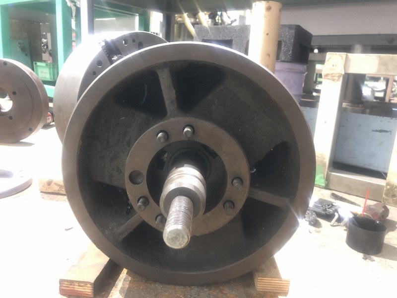 中古油圧チャック 【油圧チャック】φ約350mm 不明