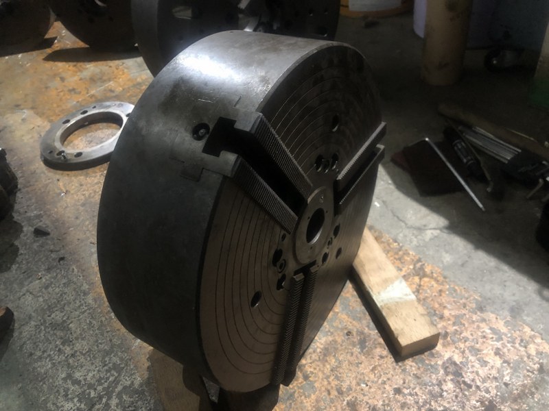 中古油圧チャック 【油圧チャック】φ約350mm 不明