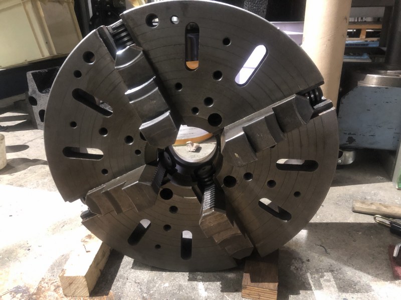 中古インデペンデントチャック 【4爪チャック（インディペンデントチャック）】φ約400mm　 不明