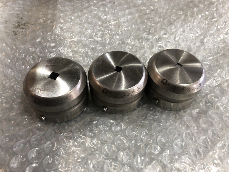 中古Die 【タレパン金型（ダイ）3個】①6.2x6.2②5.2x5.2③4.3x4.3 アマダ/AMADA