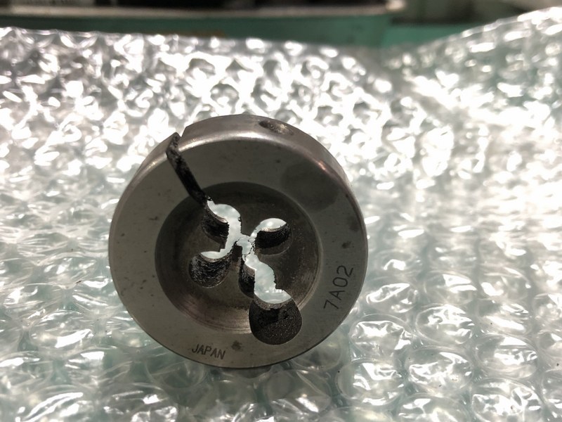 中古Thread cutting die 【ダイスセット】１セット3個 様々なメーカーや型式があります。
