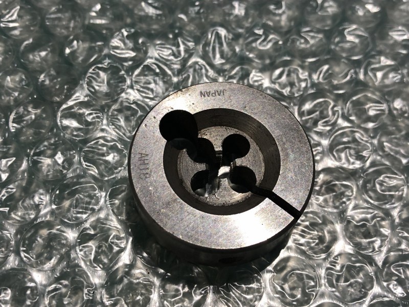 中古Thread cutting die 【ダイスセット】１セット3個 様々なメーカーや型式があります。