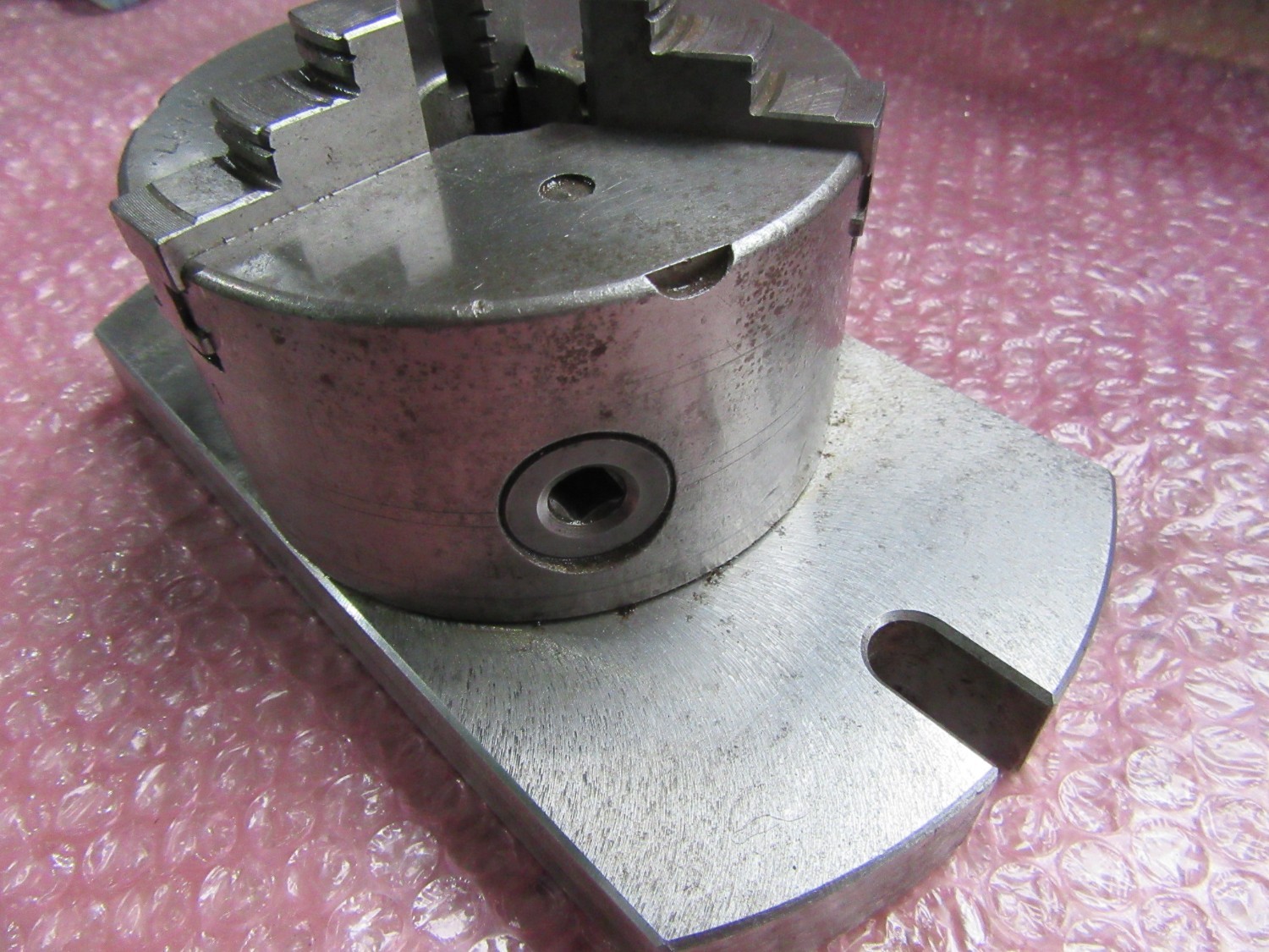 中古Scroll chuck 【3爪チャック】外径：Φ105mm 不明