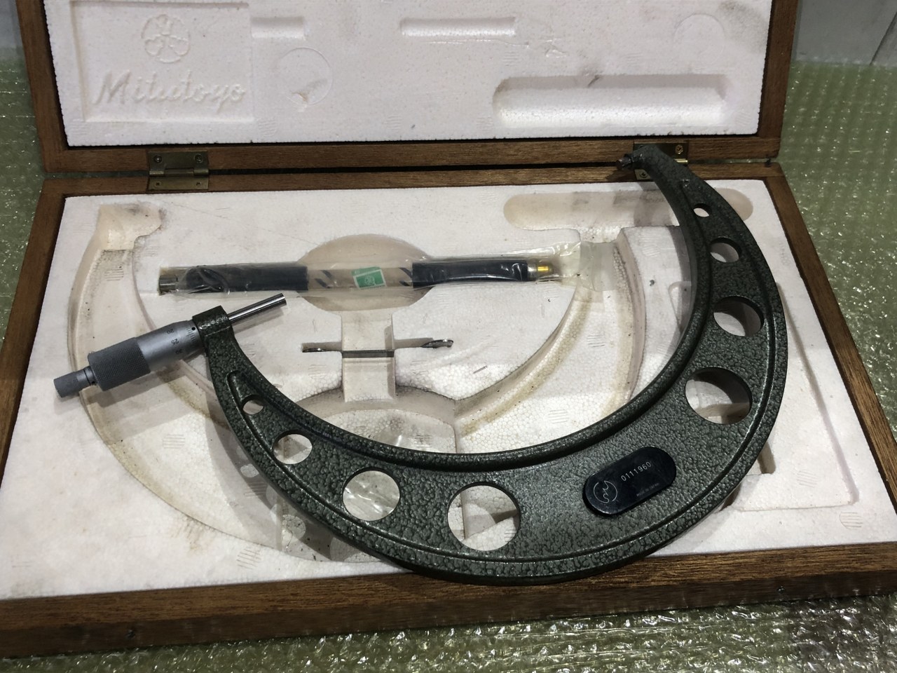 中古Outside micrometer 【外側マイクロメータ】103-145　OM-225 ミツトヨ/Mitutoyo