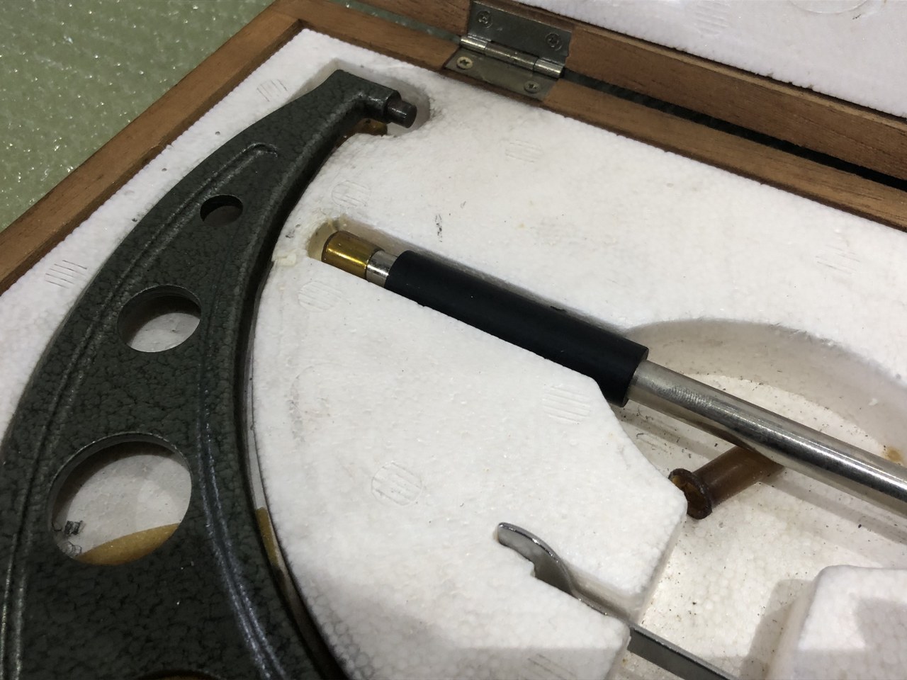 中古Outside micrometer 【外側マイクロメータ】103-146　OM-250 ミツトヨ/Mitutoyo