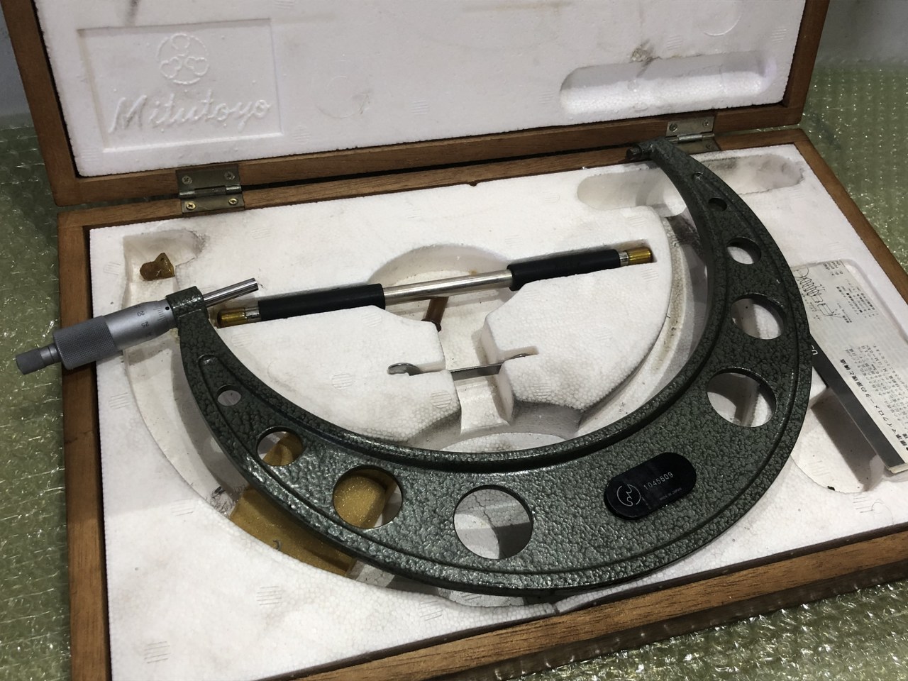 中古Outside micrometer 【外側マイクロメータ】103-146　OM-250 ミツトヨ/Mitutoyo