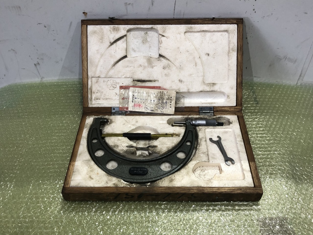 中古外側マイクロメーター 【外側マイクロメータ】103-143　OM-175 ミツトヨ/Mitutoyo