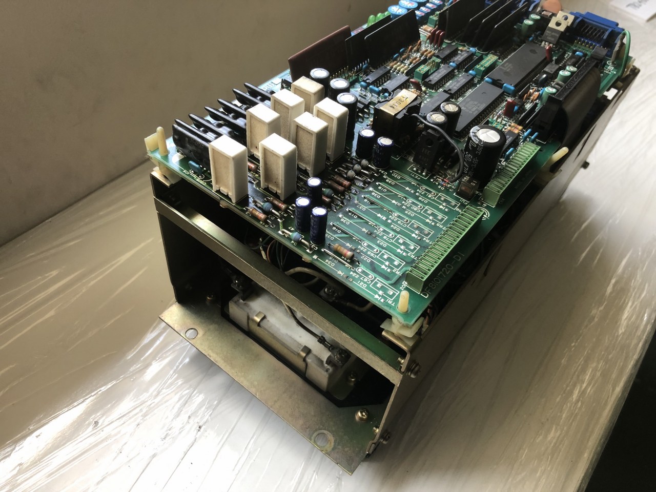 中古お買い得品・1山販売等 【サーボパック SERVOPACK】CACR-SR10SB1AFY118 安川電機 YASKAWA ELECTRIC