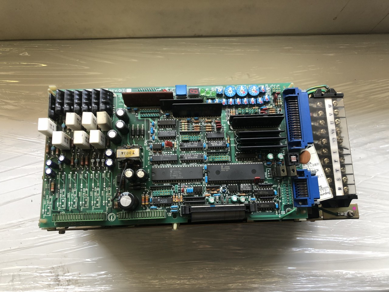 中古お買い得品・1山販売等 【サーボパック SERVOPACK】CACR-SR10SB1AFY118 安川電機 YASKAWA ELECTRIC
