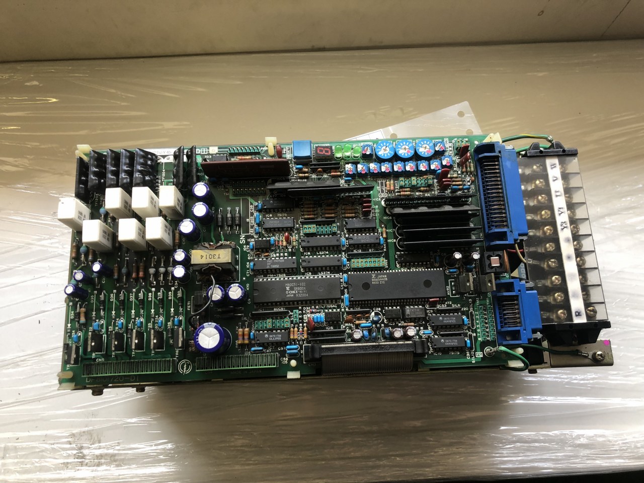 中古お買い得品・1山販売等 【サーボパック SERVOPACK】CACR-SR20SB1BFY45 安川電機 YASKAWA ELECTRIC