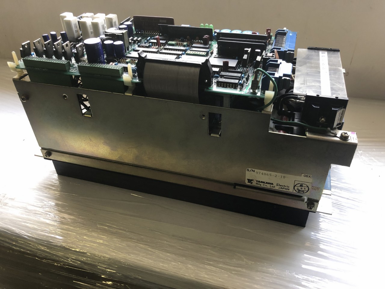 中古お買い得品・1山販売等 【サーボパック SERVOPACK】CACR-SR20SB1BFY45 安川電機 YASKAWA ELECTRIC