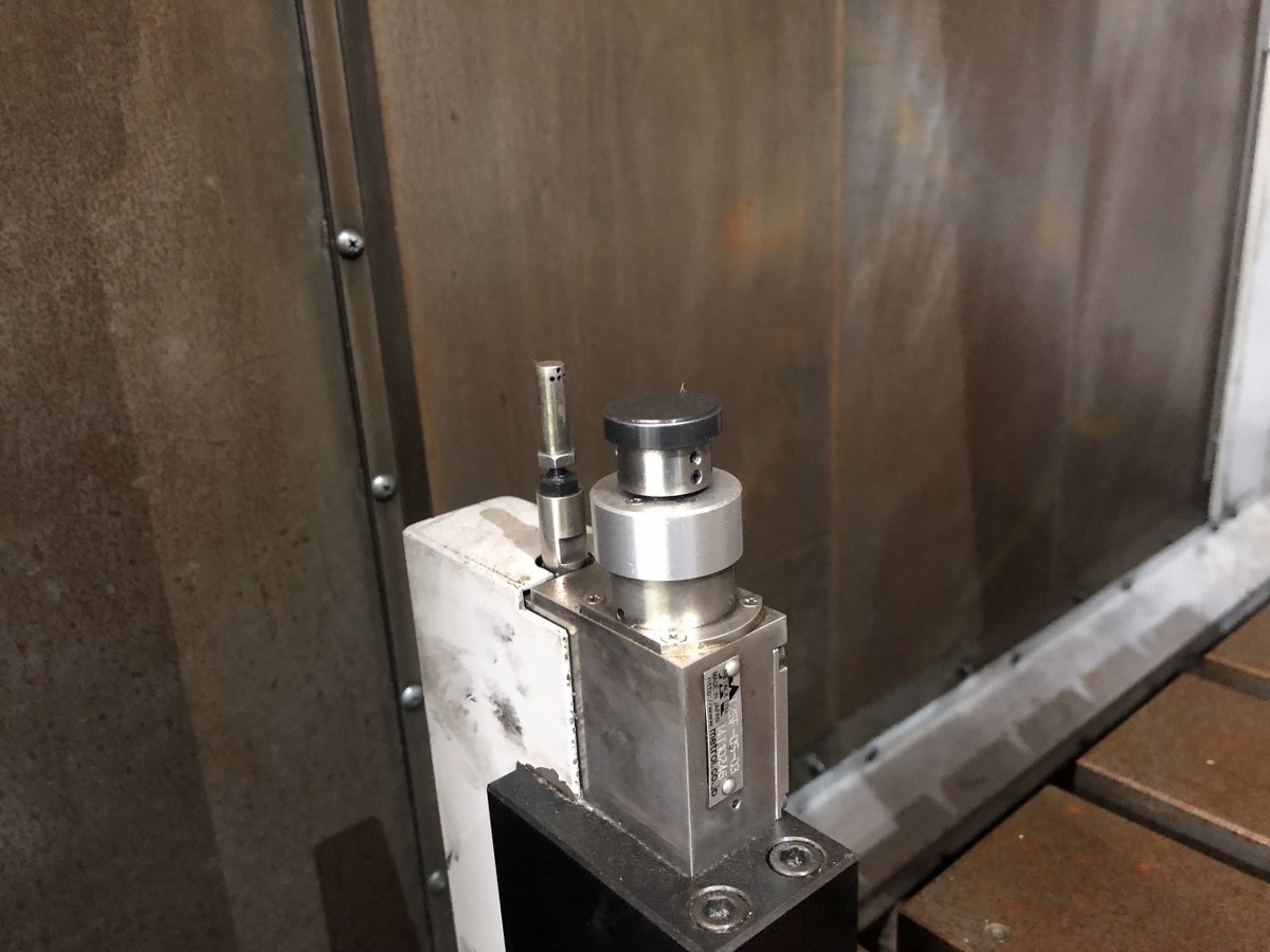 中古Vertical Machining Center V77 MAKINO