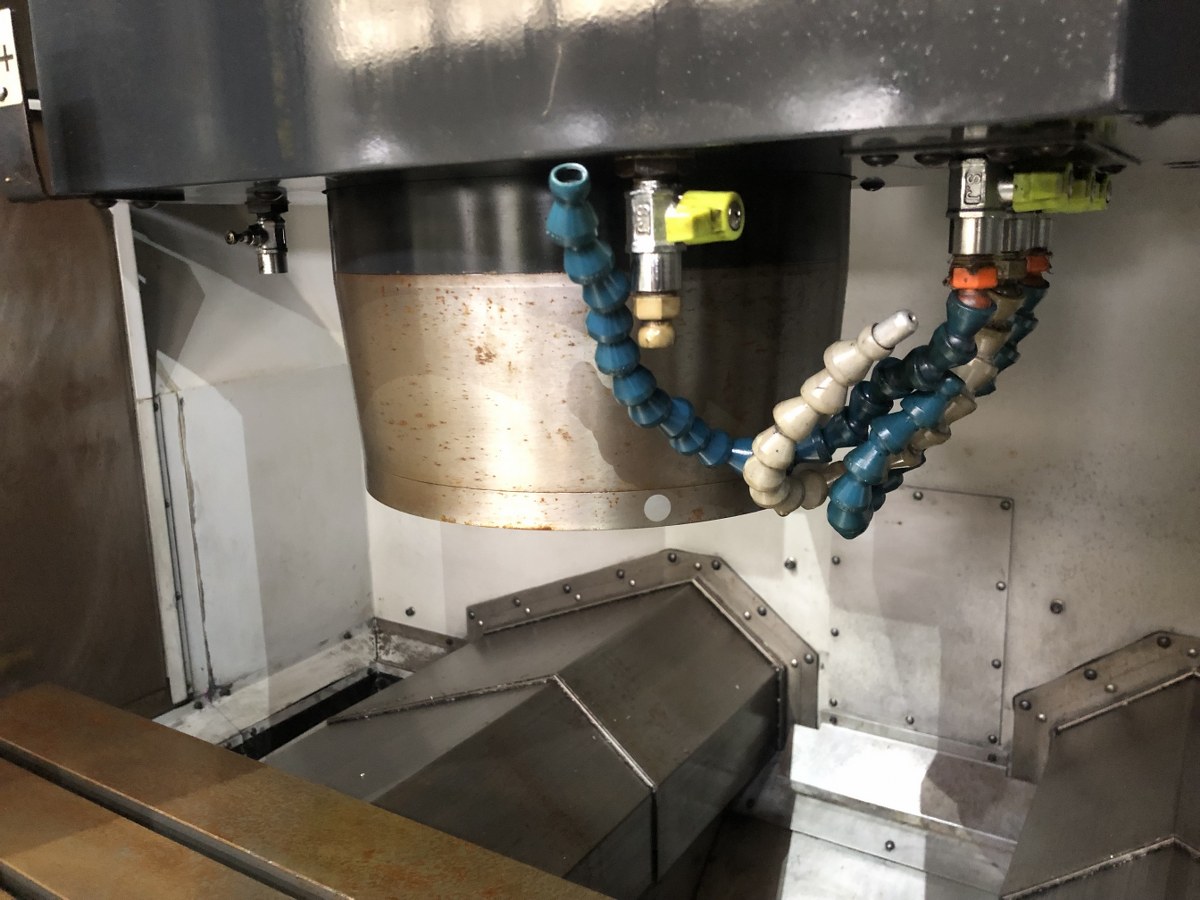 中古Vertical Machining Center V77 MAKINO