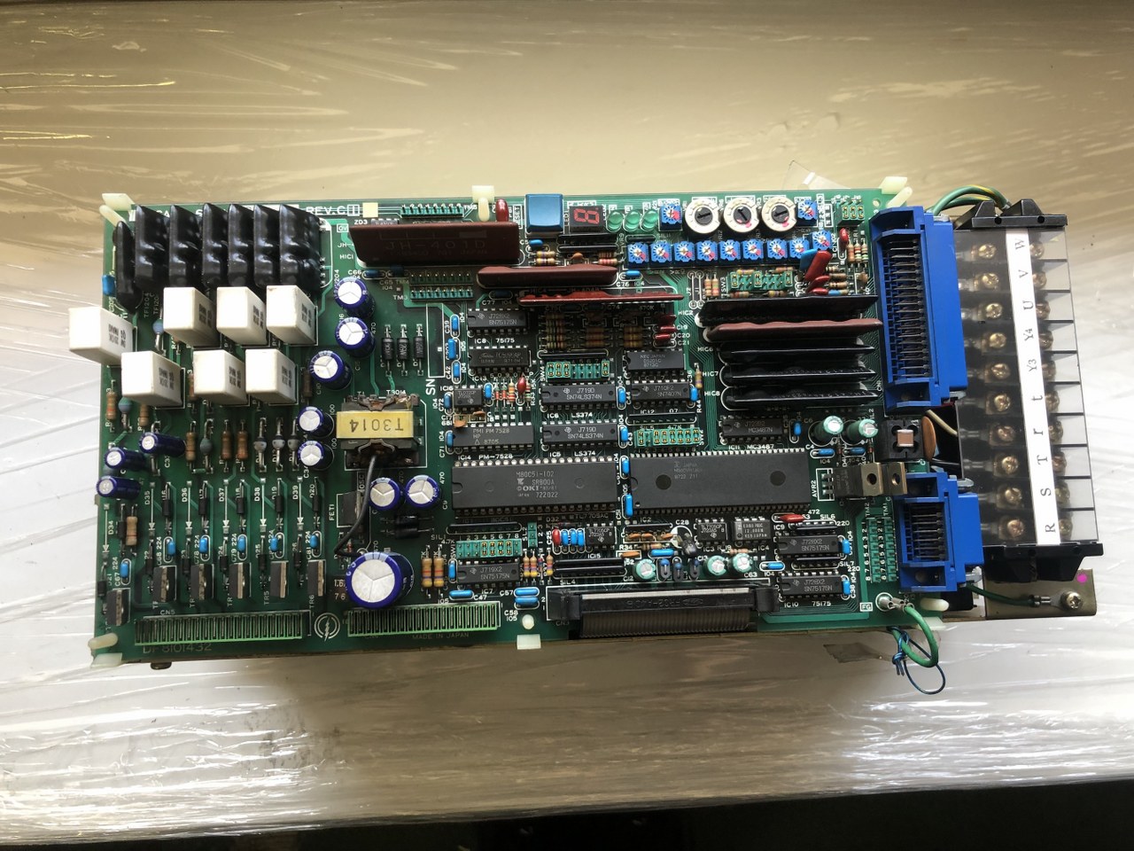 中古お買い得品・1山販売等 【サーボパック SERVOPACK】CACR-SR10SB1AF 安川電機 YASKAWA ELECTRIC