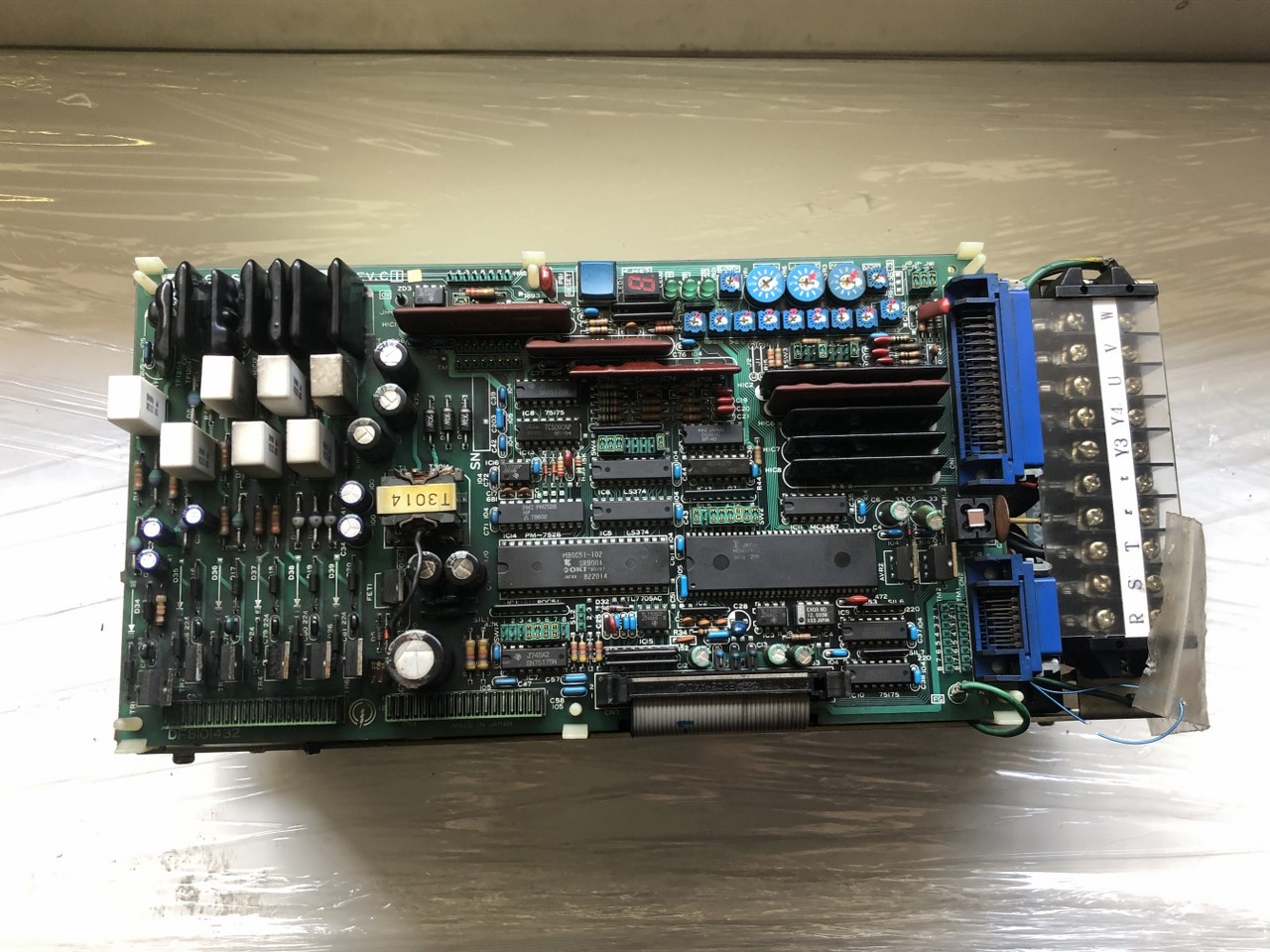 中古お買い得品・1山販売等 【サーボパック SERVOPACK】CACR-SR10SB1AF 安川電機 YASKAWA ELECTRIC