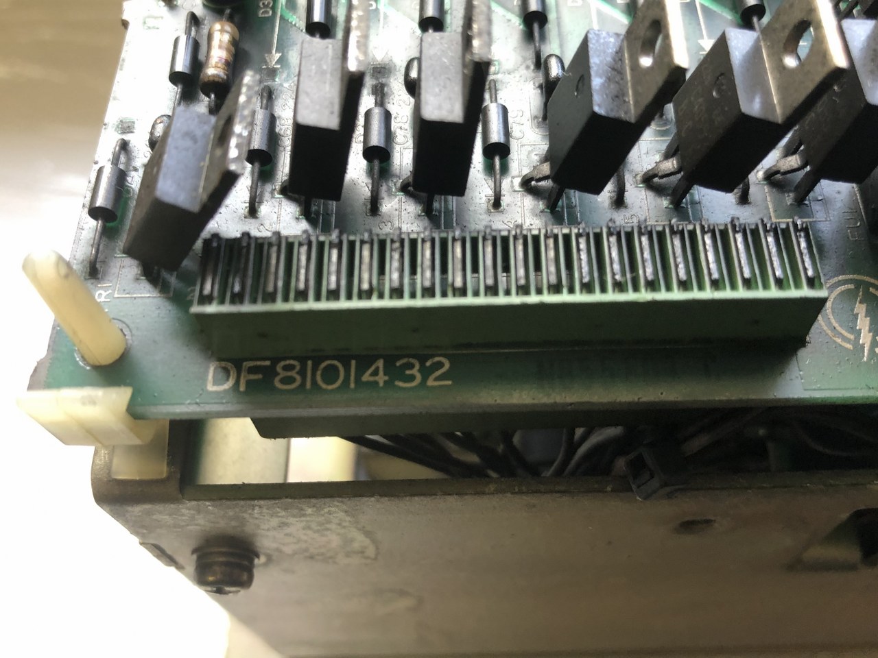 中古お買い得品・1山販売等 【サーボパック SERVOPACK】CACR-SR10SB1AF 安川電機 YASKAWA ELECTRIC
