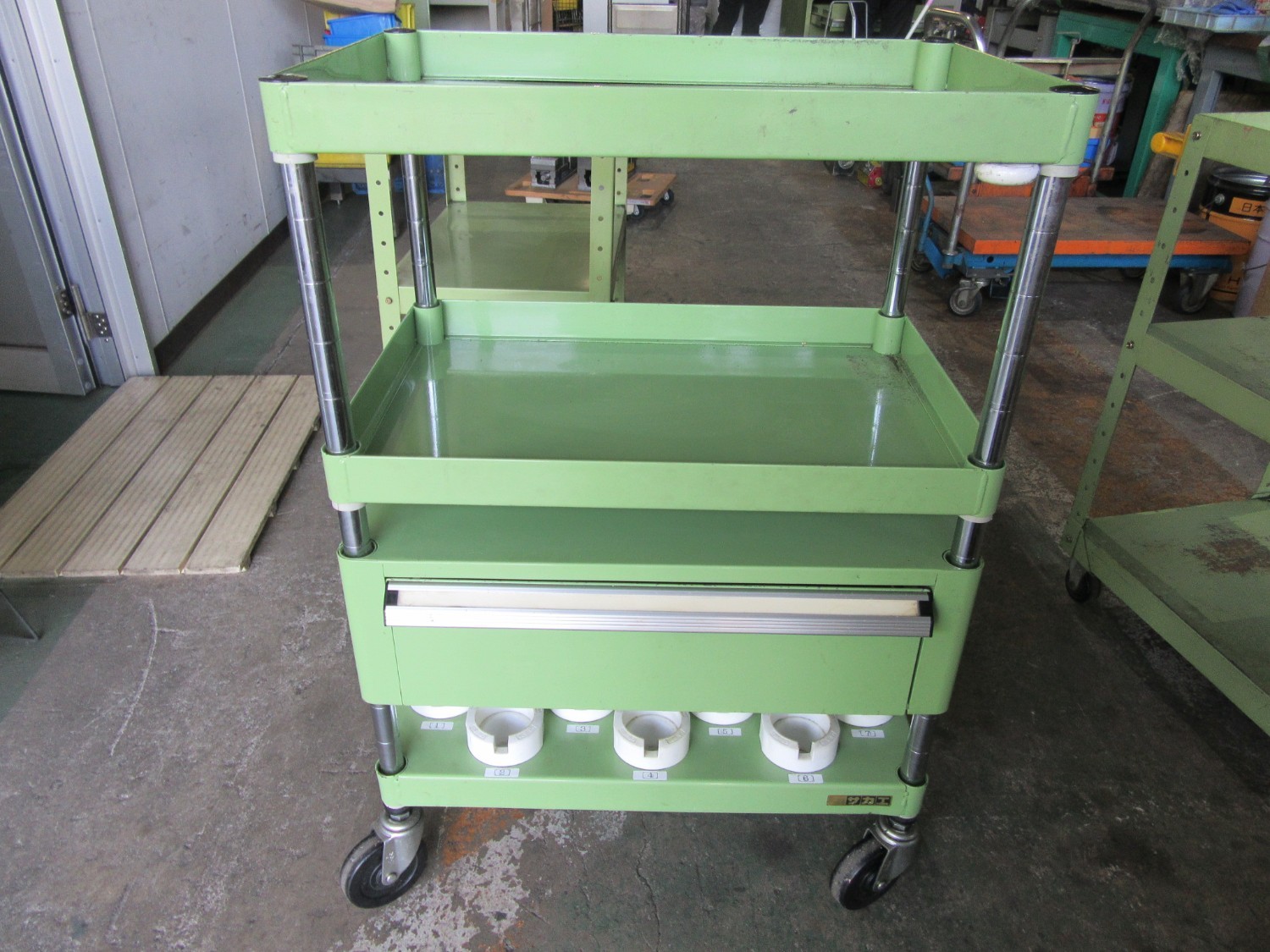 中古作業台・叩き台 【ツールワゴン】W400xD600xH890ｍｍ(NT40用)　 サカエ