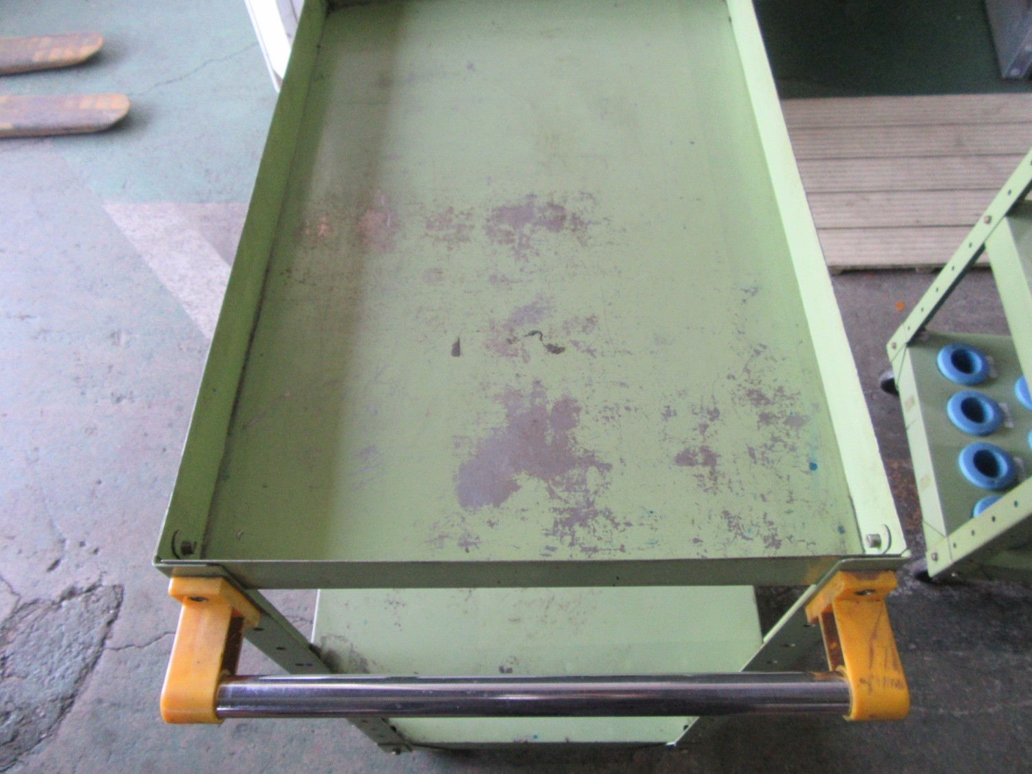 中古Workbench and Surface plates 【ツールワゴン】W400xD600ｘH790mm 不明