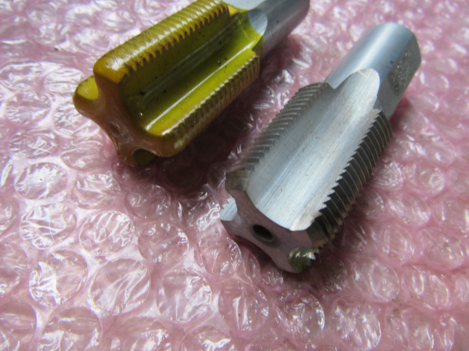 中古Tap 【ハンドタップ】27.15 x W14, M26x1.5　 TRADE H.T.D MARK