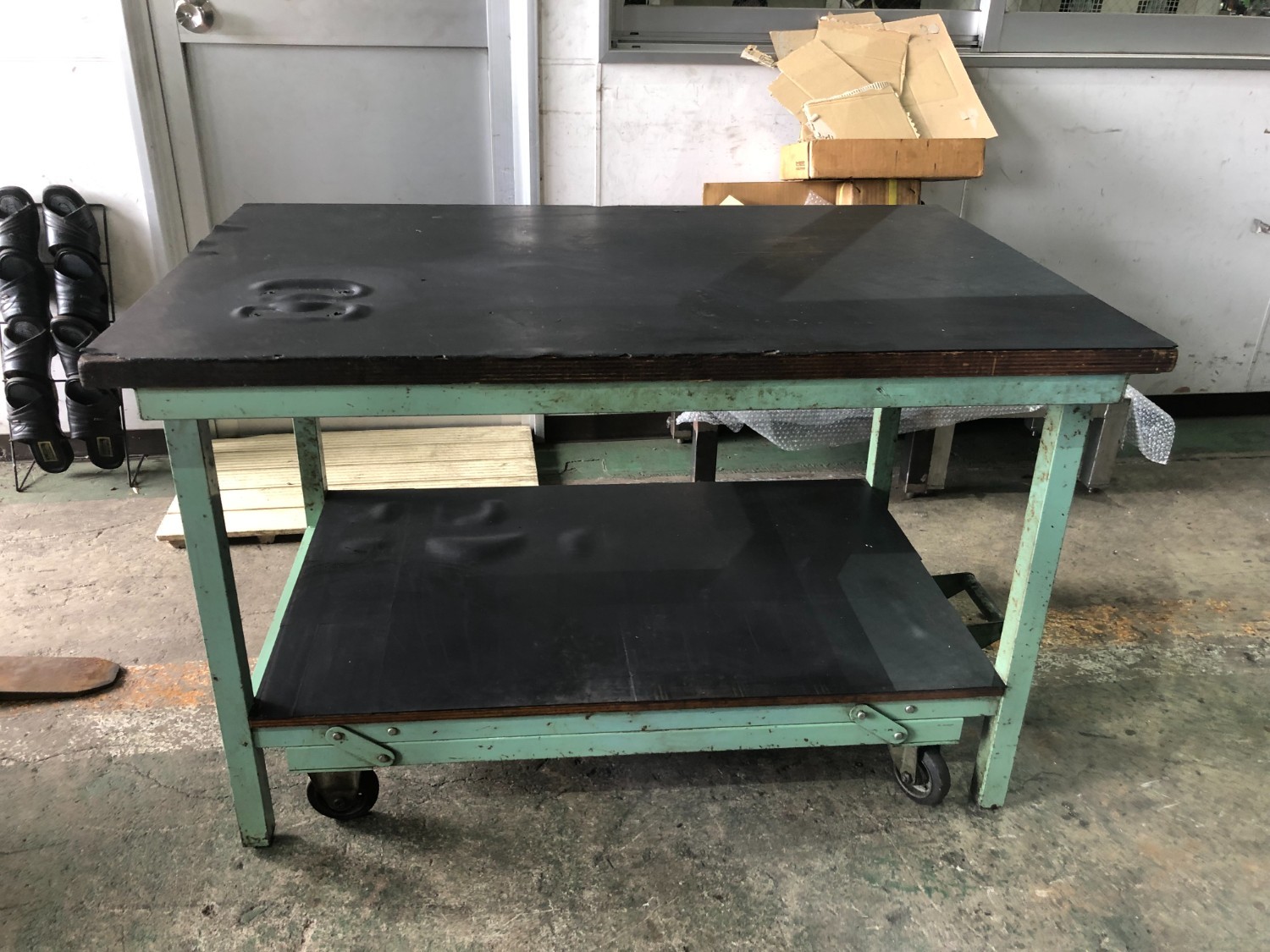 中古Workbench and Surface plates 軽量作業台kkタイプ(ペダル昇降移動式) 不明