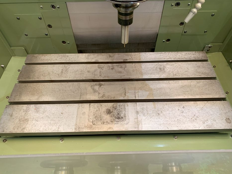 中古NC立フライス盤/NC横フライス盤 KE55 牧野