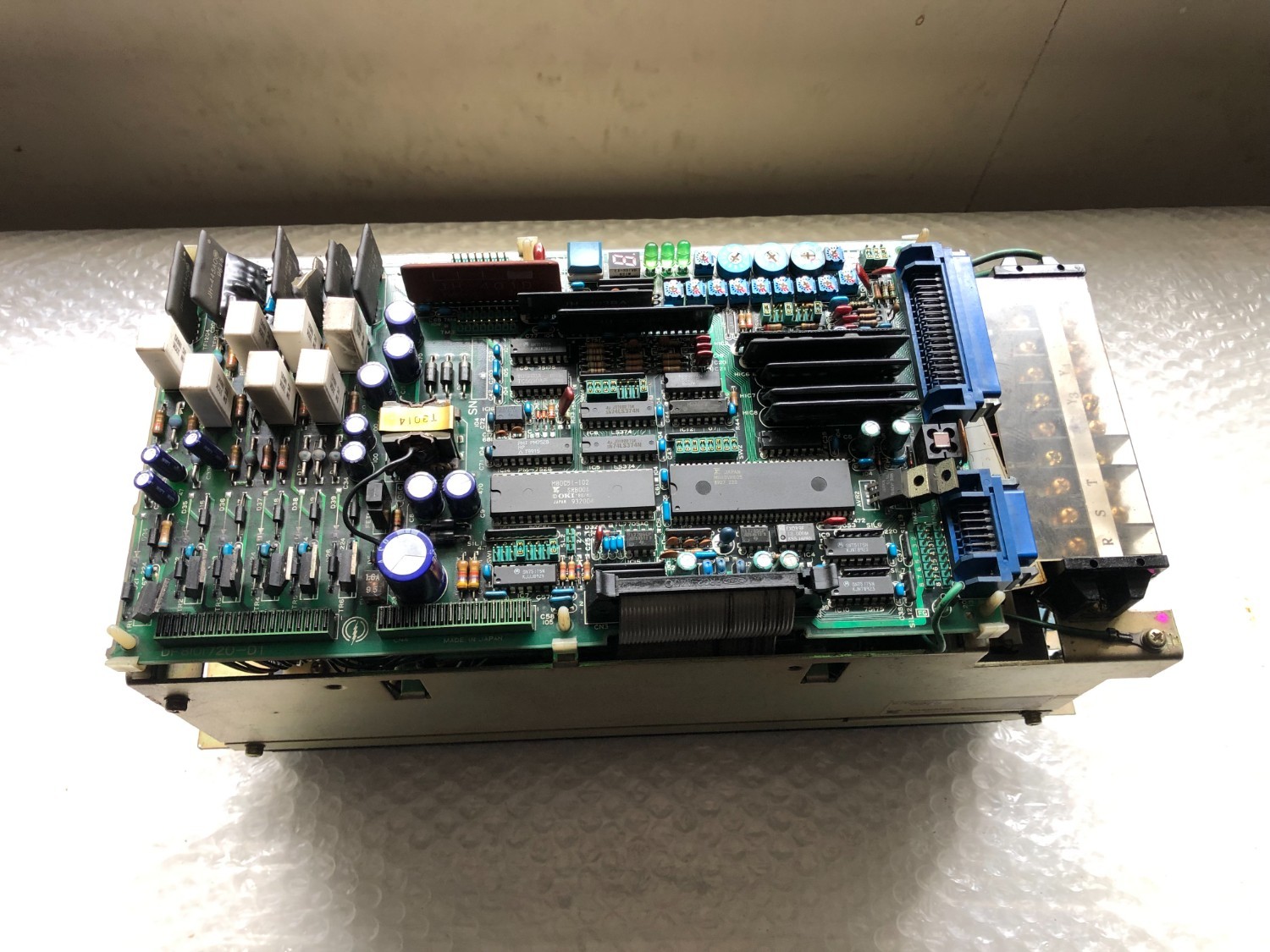 中古Special deals・Set etc 【サーボパック】CACR-SR20SB1BFY45 安川電機 YASKAWA ELECTRIC