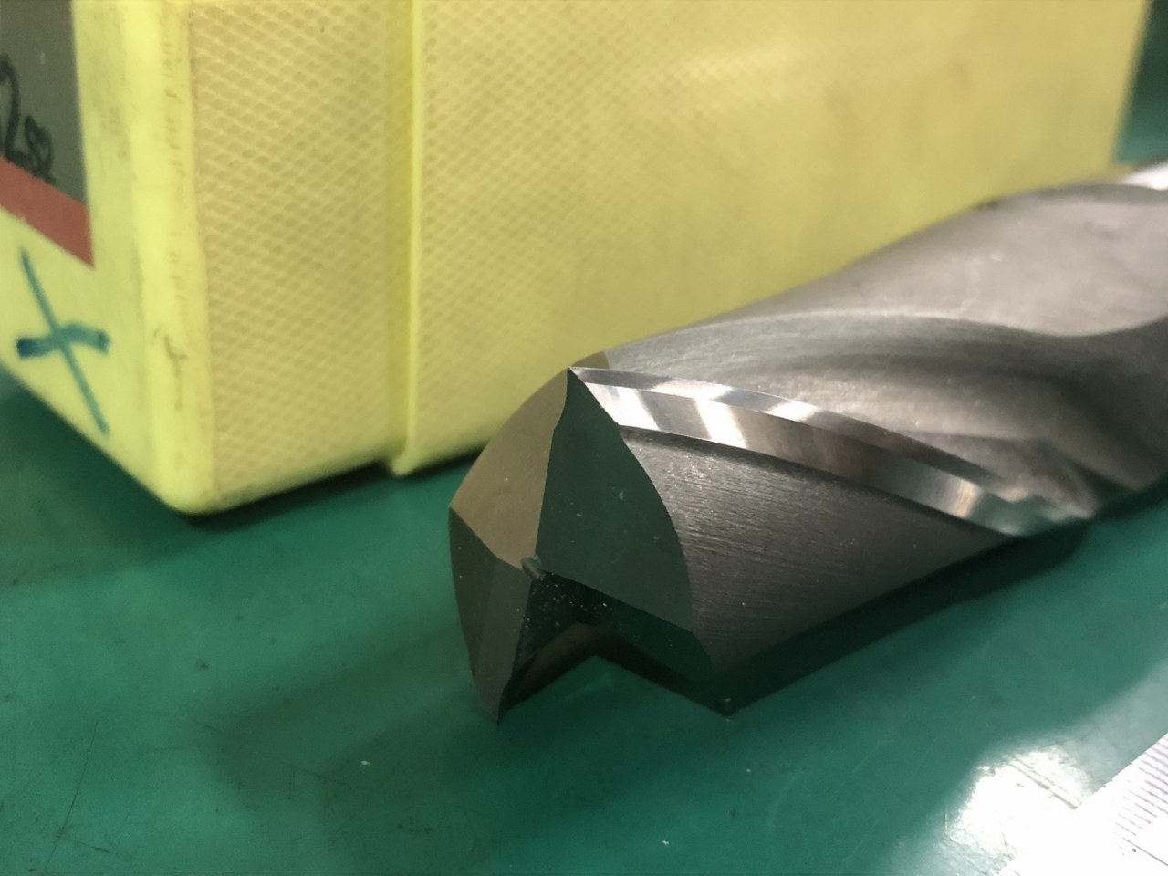 中古End mill(Square) 【2枚刃/スクエア/エンドミル】φ32　2SE　HS-Co NACHI