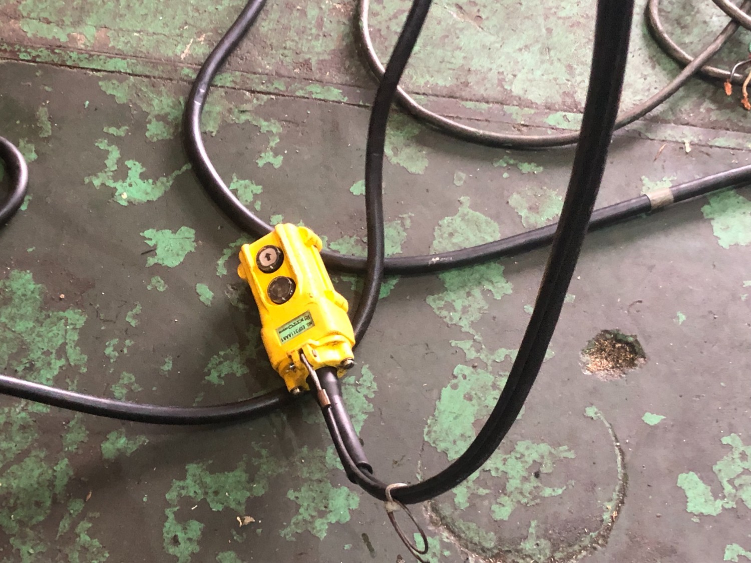 中古その他運送/荷役機械 【キトー チェーンブロック 1t(電気ホイスト)】1ｔ揚程4.2m キトー