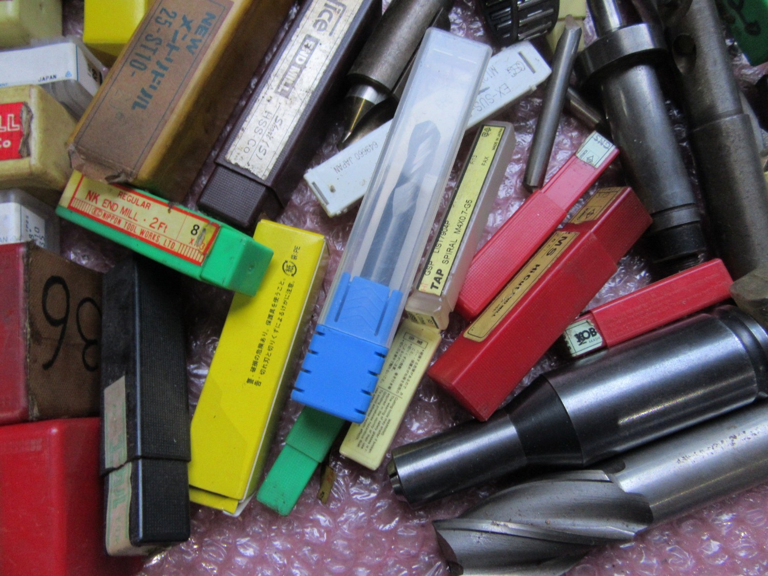 中古Other end mill 切削工具1山 様々なメーカーや型式があります。