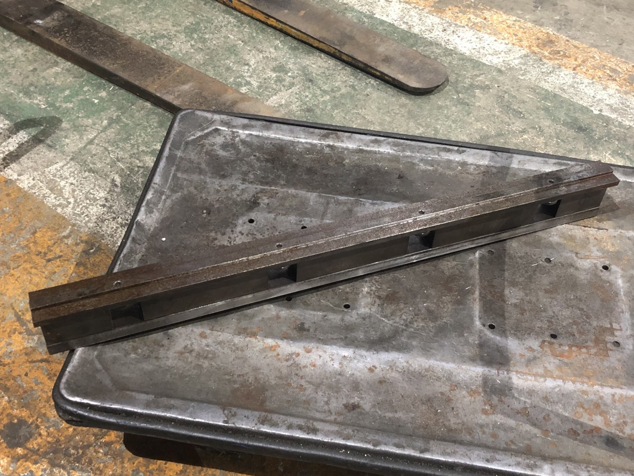 中古Mold 【ベンダー金型（ダイホルダー）】L835 Unknown
