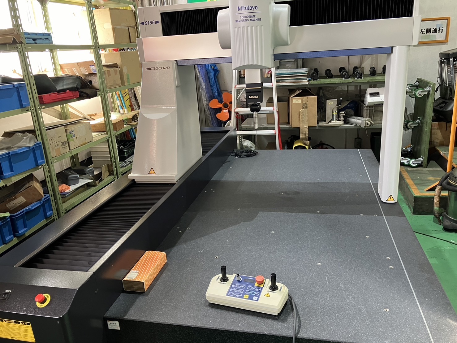 中古3次元測定機 Crysta-APEX S9166 ミツトヨ