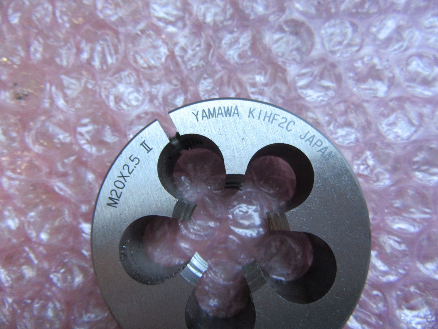 中古Thread cutting die 【ダイス】M20x2.5 Yamawa