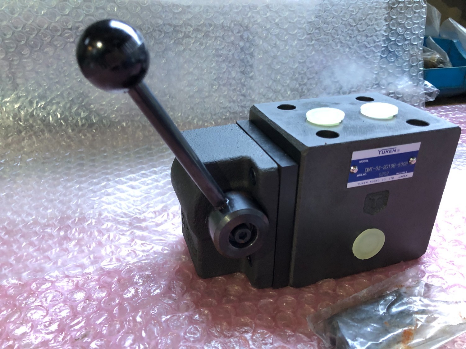 中古その他 【手動切換弁】DMT-03-2D10B-5006 YUKEN KOGYO