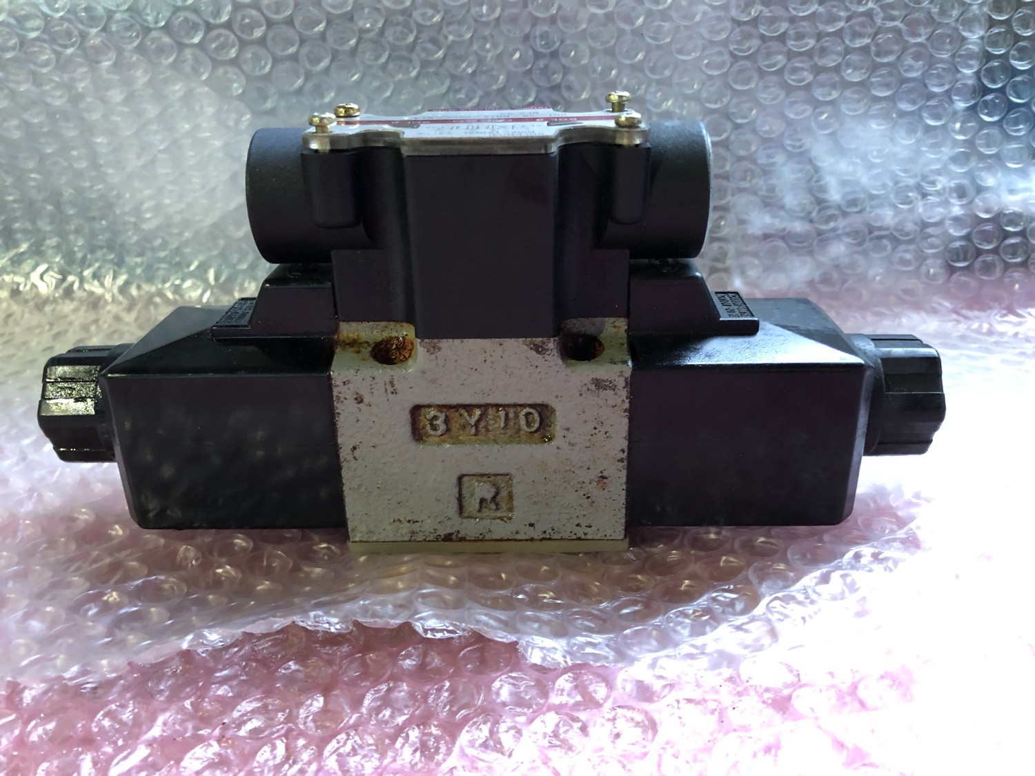 中古その他 【電磁切換弁】HD1-3W-BG1A-025A-WYA TOYOOKI