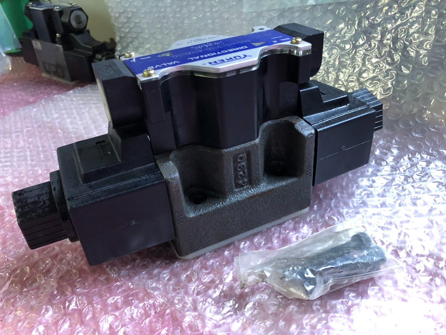 中古その他 【電磁切換弁】DSG-03-3C40-A100-50 YUKEN KOGYO