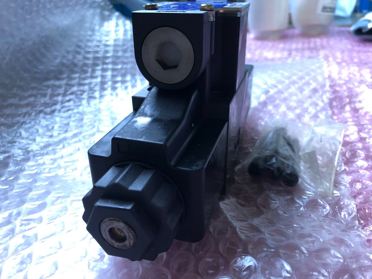 中古その他 【電磁切換弁】DSG-01-3C2-A100-60 YUKEN KOGYO