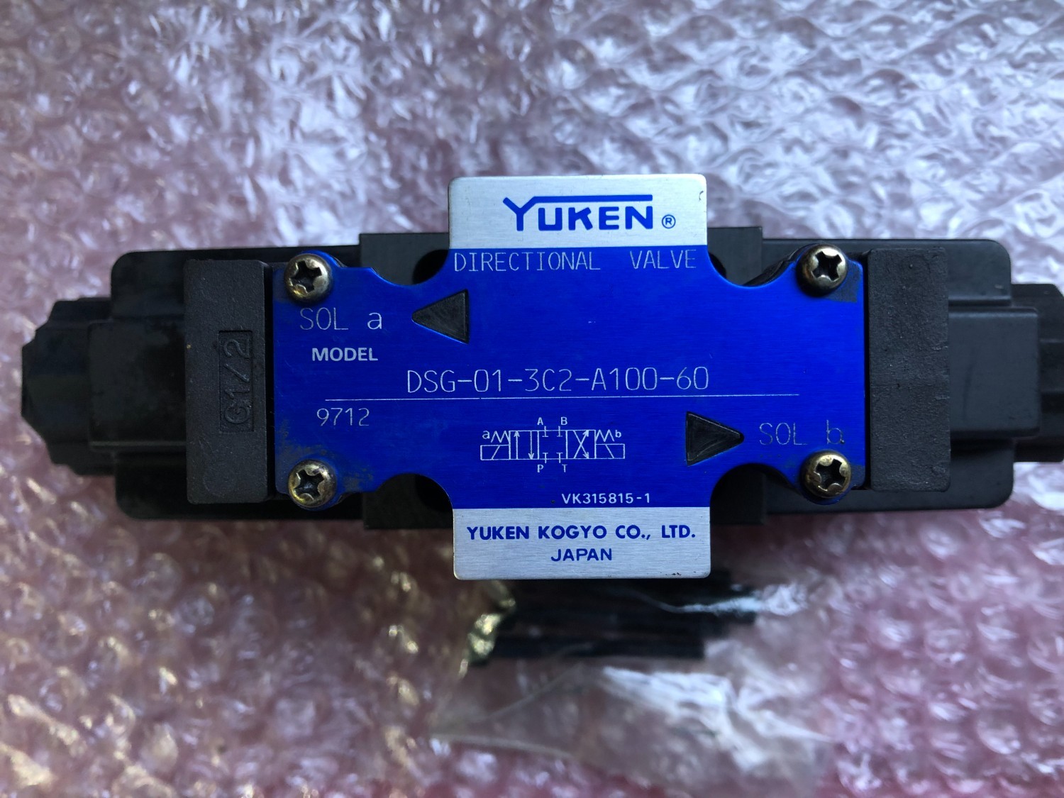中古その他 【電磁切換弁】DSG-01-3C2-A100-60 YUKEN KOGYO