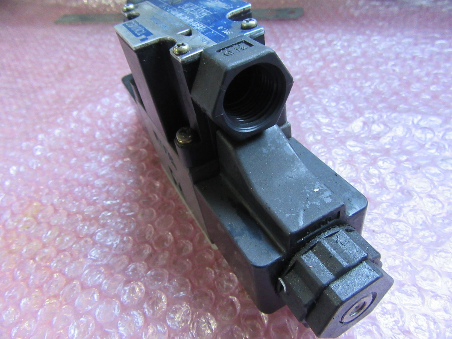 中古Other 【電磁切替弁】 DG4V-3-60-M-P2-T-7-52 TOKIMEC