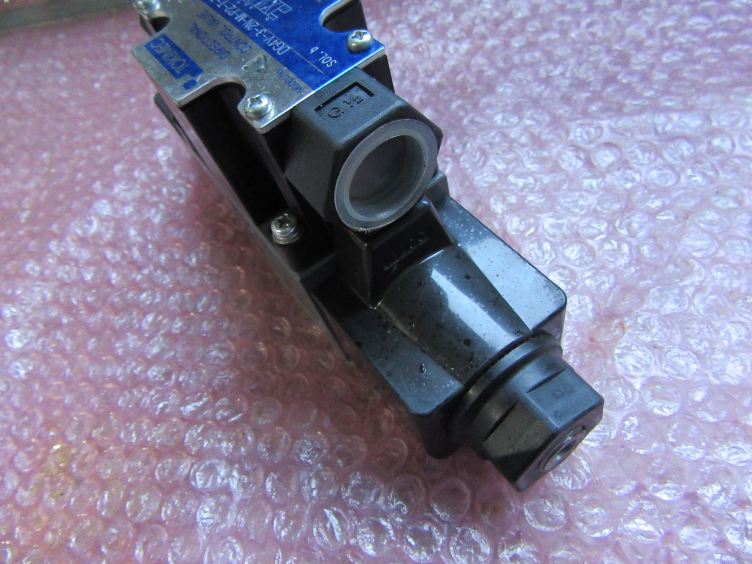 中古その他 【電磁切替弁】DG4V-3-2N-M-P2-T-7-54　 TOKIMEC　