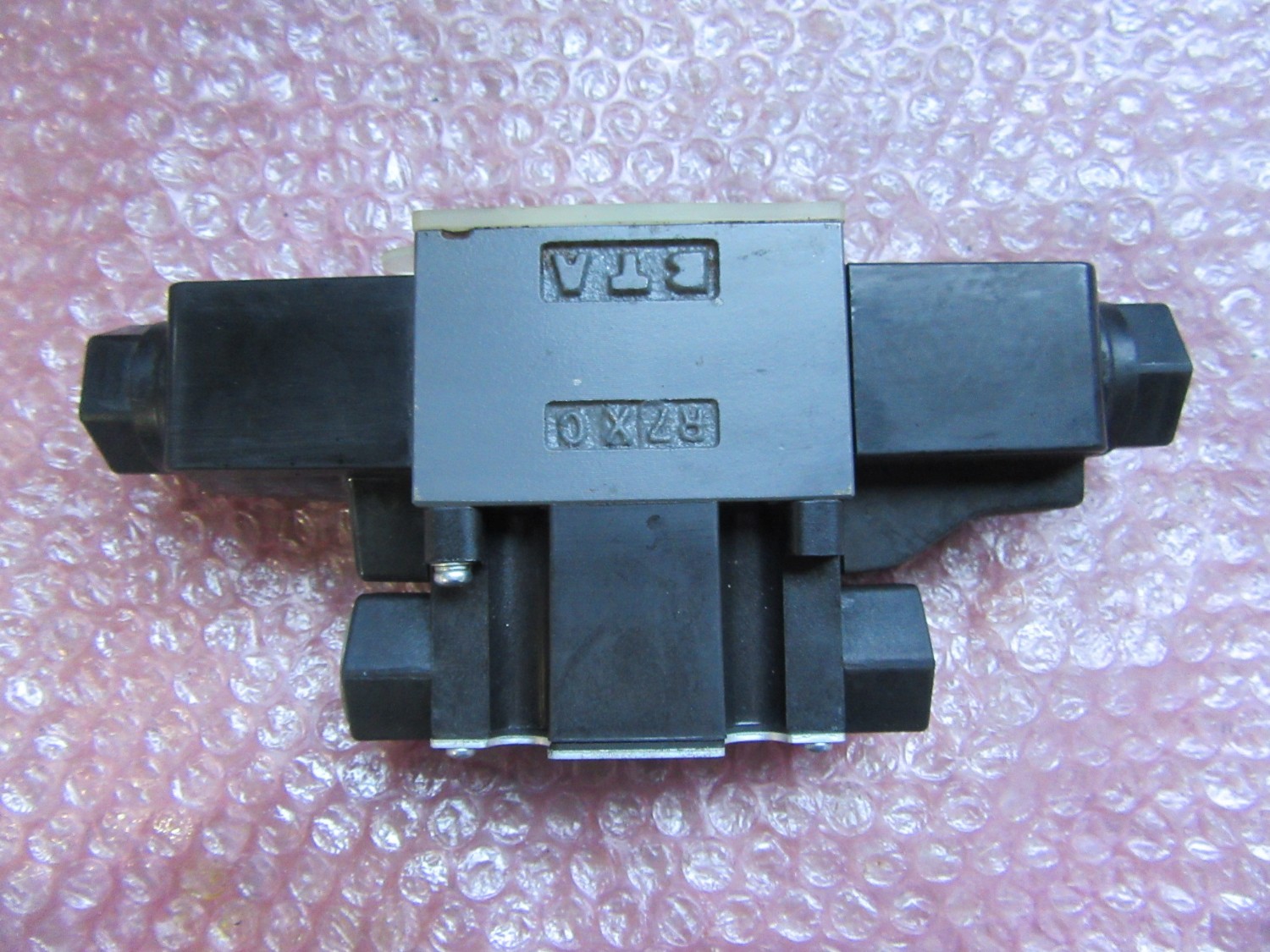中古その他 【電磁切替弁】DG4V-3-2N-M-P2-T-7-54　 TOKIMEC　