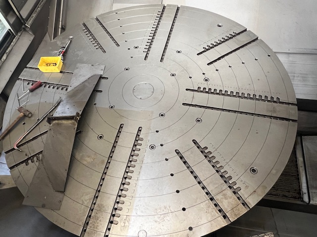 中古Vertical Machining Center 立型複合加工機【VTM-200YB】 OKUMA