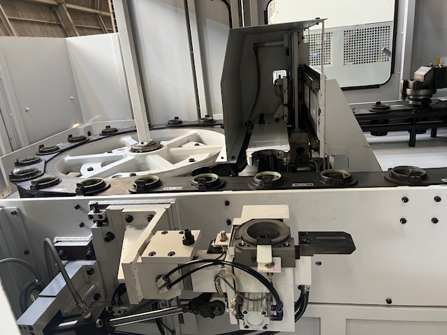中古Vertical Machining Center 立型複合加工機【VTM-200YB】 OKUMA