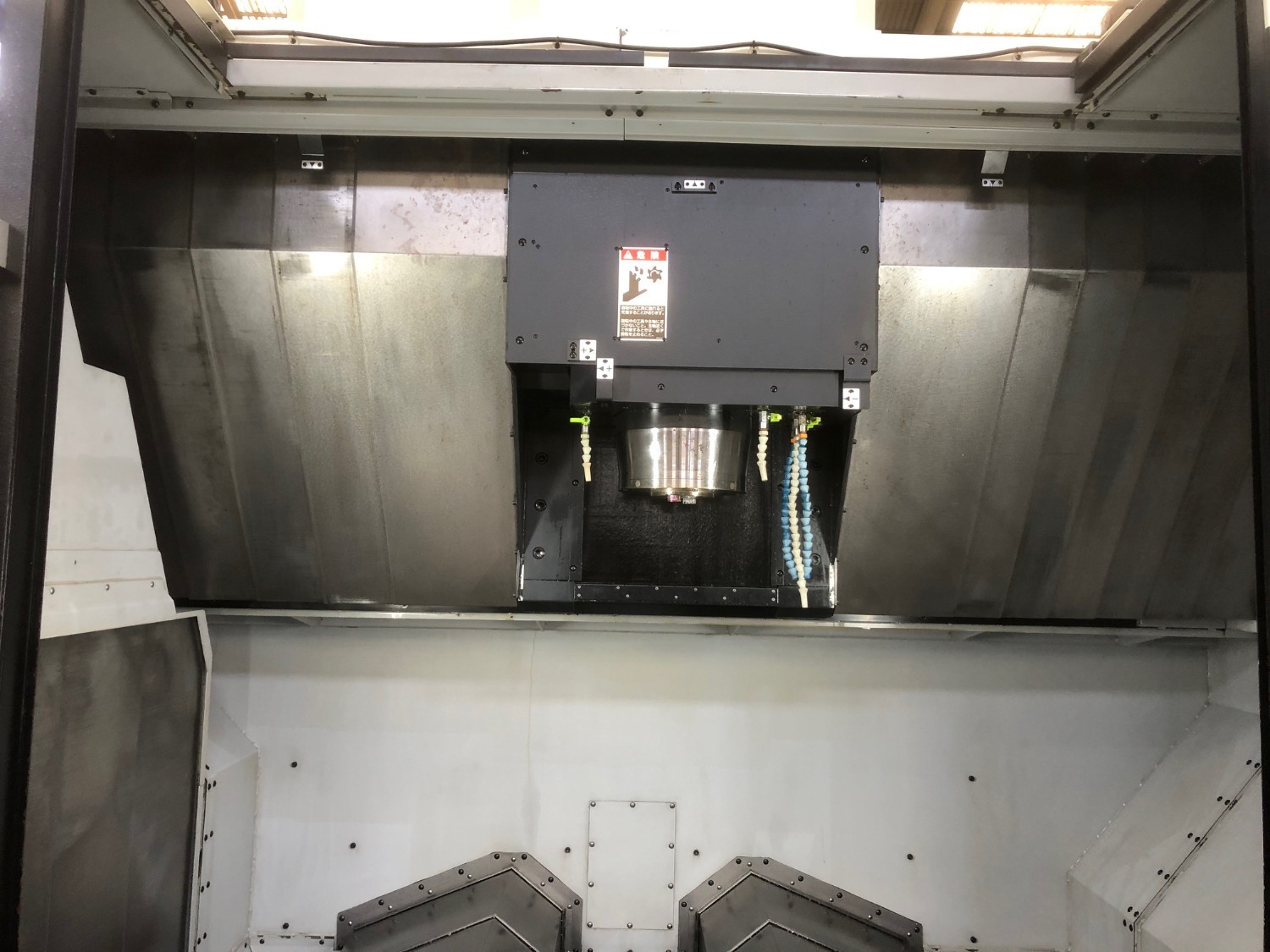 中古Vertical Machining Center V77 MAKINO
