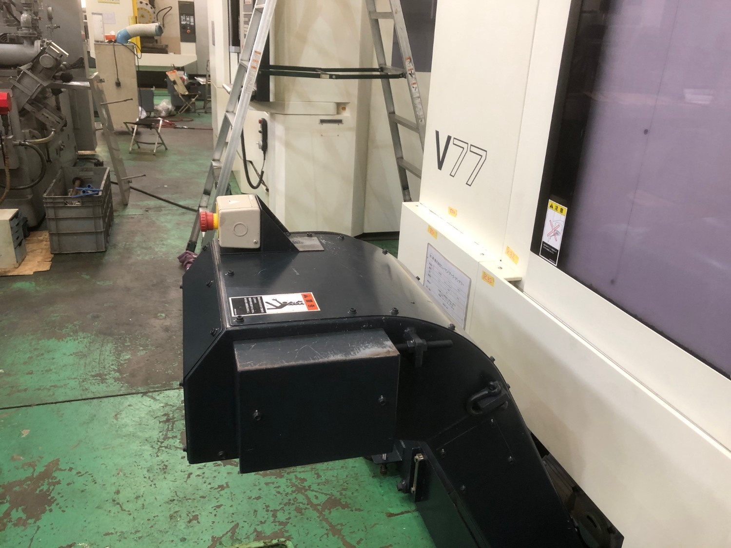 中古Vertical Machining Center V77 MAKINO