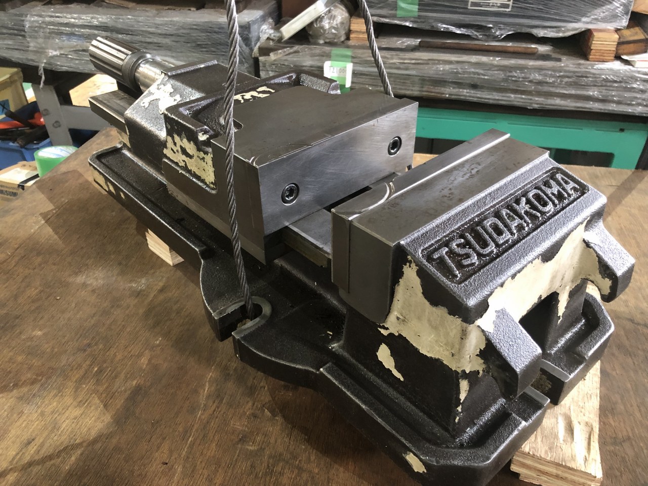 中古Hydraulic vise 【油圧バイス】口幅175mm　口高60mm 津田駒/TSUDAKOMA