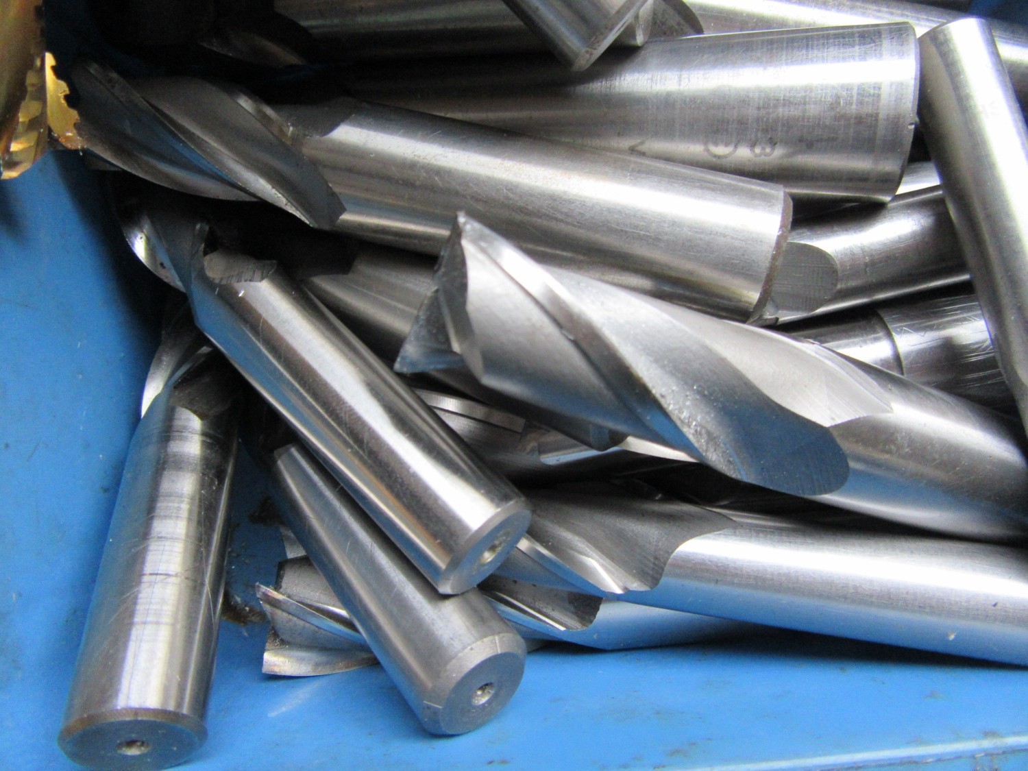中古Other end mill 切削工具1山 様々なメーカーやサイズがあります。