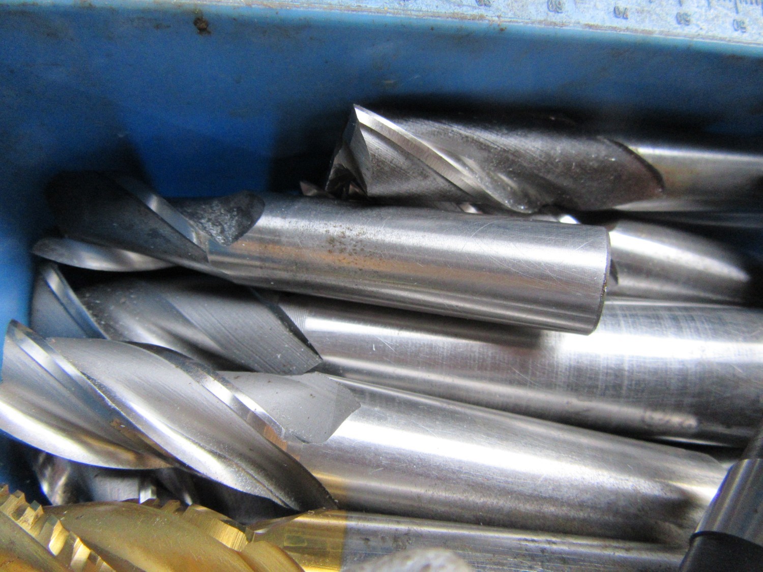 中古Other end mill 切削工具1山 様々なメーカーやサイズがあります。